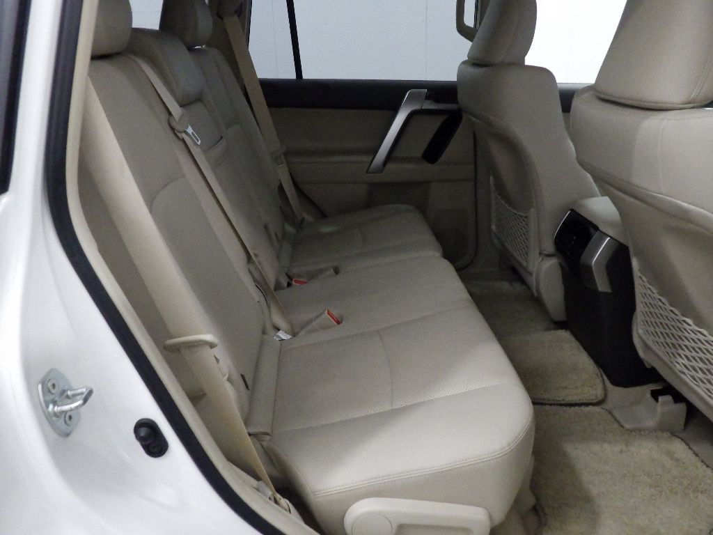 2022 Toyota Land Cruiser Prado TX L Package Matte Black Edition (7-seater) auction photo 7