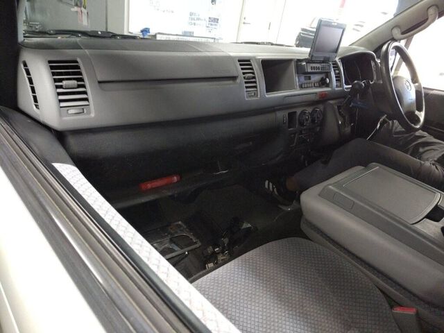 2009 Toyota Hiace GL フクシ auction photo 6