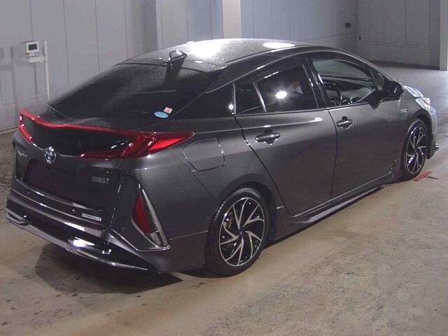 2017 Toyota Prius PHEV A auction photo 5