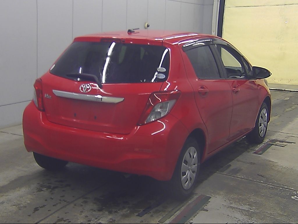2012 Toyota ヴィッツ 5HB F auction photo 2