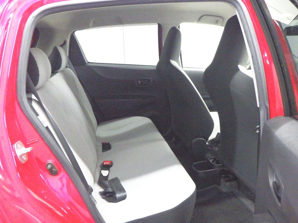 2012 Toyota ヴィッツ 5HB F auction photo 7