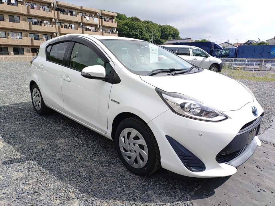 2018 Toyota Aqua auction photo 4