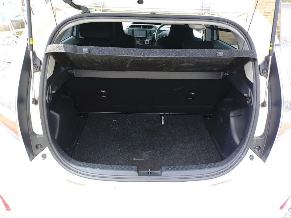 2018 Toyota Aqua auction photo 8