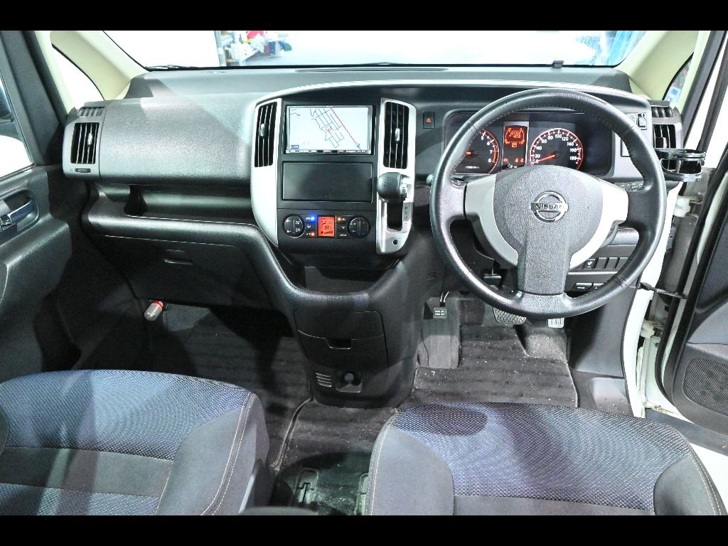 2009 Nissan Serena ハイウェイスター auction photo 3