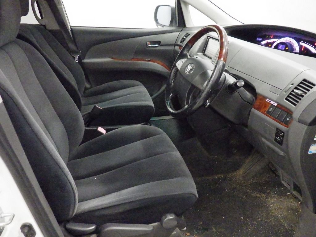 2010 Toyota Estima 4WD Aeras G Edition auction photo 6