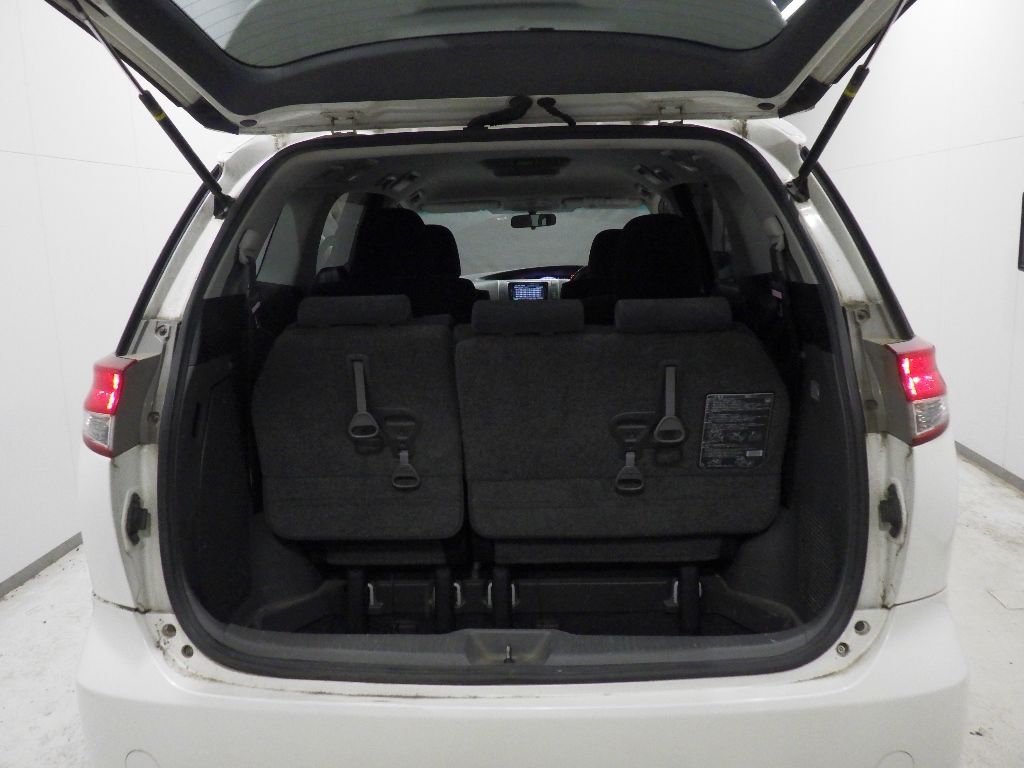 2010 Toyota Estima 4WD Aeras G Edition auction photo 8