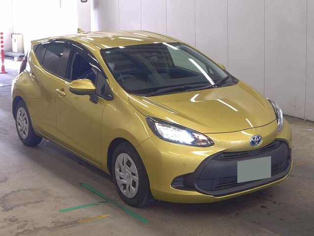 Japan Auction Vehicles 8 2023 Toyota Aqua X auction photo