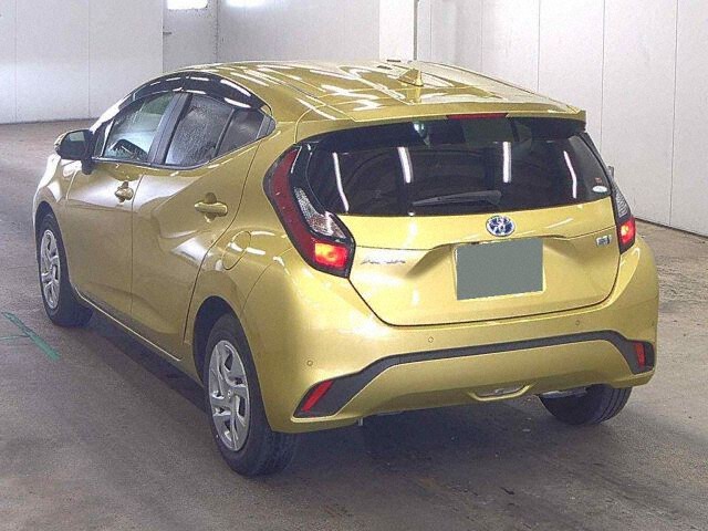 2023 Toyota Aqua X auction photo 2