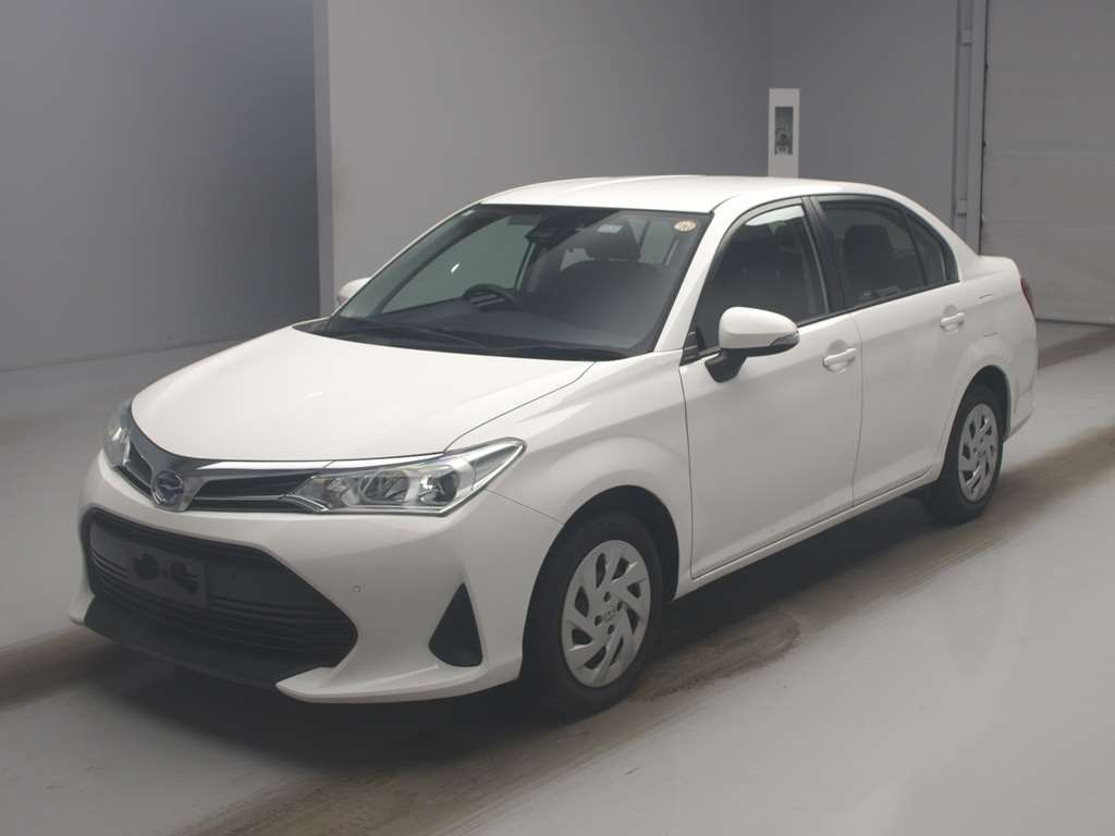 2021 Toyota Corolla Axio Hybrid EX Japan auction vehicle