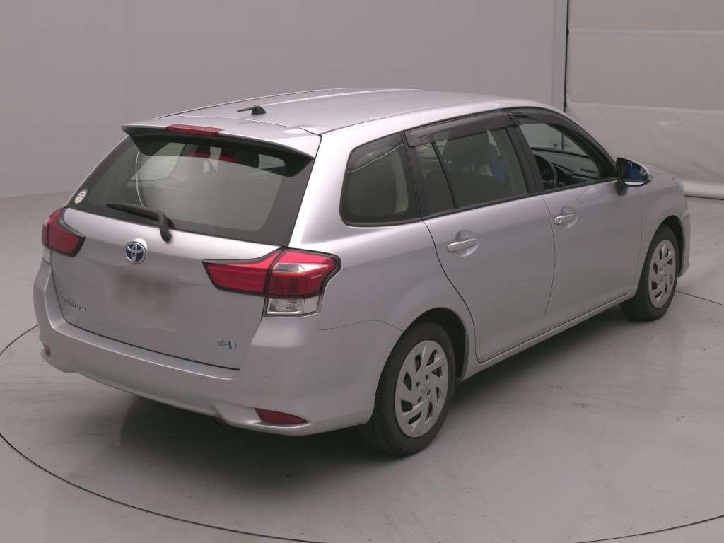 2021 Toyota Corolla Fielder ハイブリッド EX auction photo 2