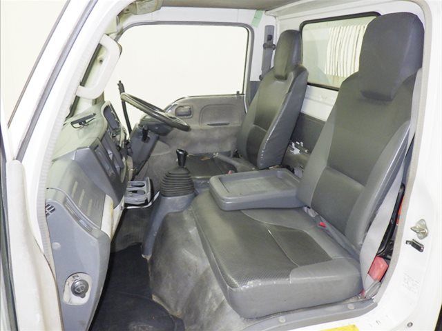 2008 Isuzu Elf dump auction photo 8