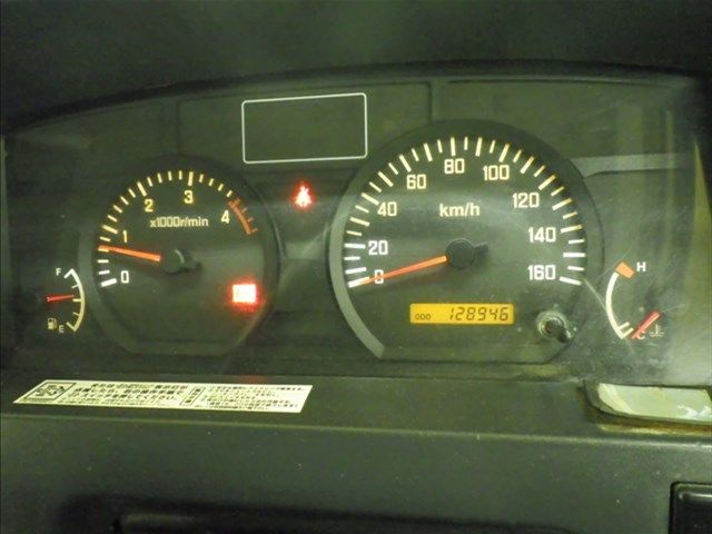 2008 Isuzu Elf dump auction photo 6