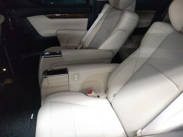 2021 Toyota Alphard G Fパッケージ 4WD auction photo 6