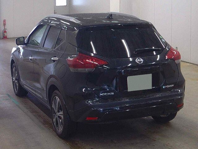 2021 Nissan Kicks X Two-Tone Interior Edition auction photo 2