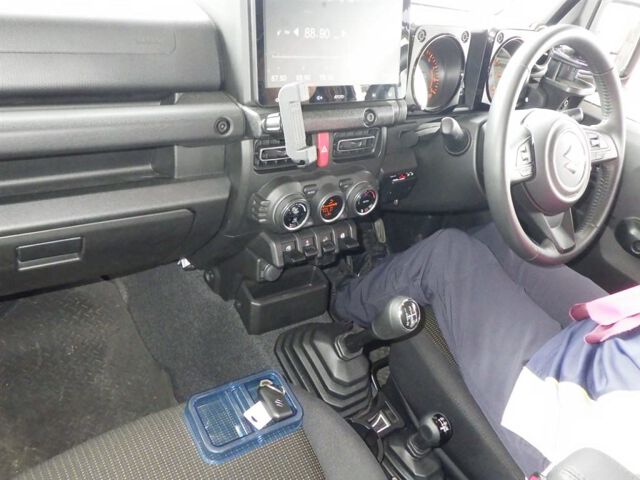 2025 Suzuki Jimny XC 4WD auction photo 3