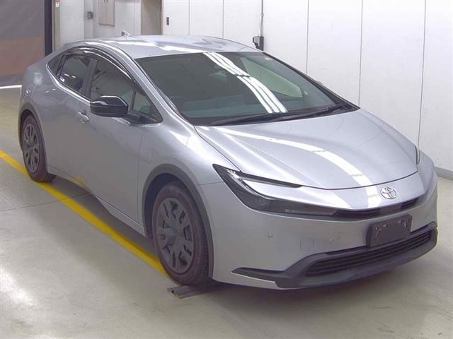 2023 Toyota Prius X 4WD Japan auction vehicle
