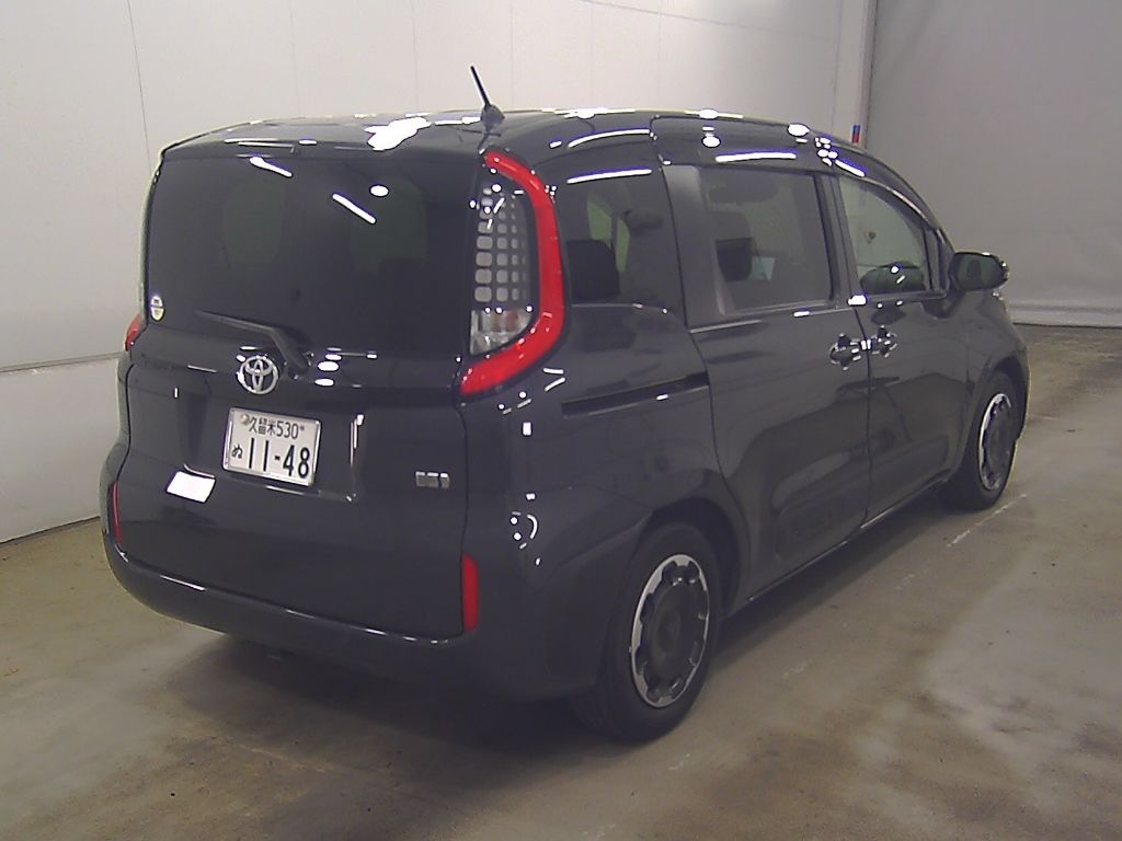 2023 Toyota Sienta ハイブリッドZ 7人 auction photo 2
