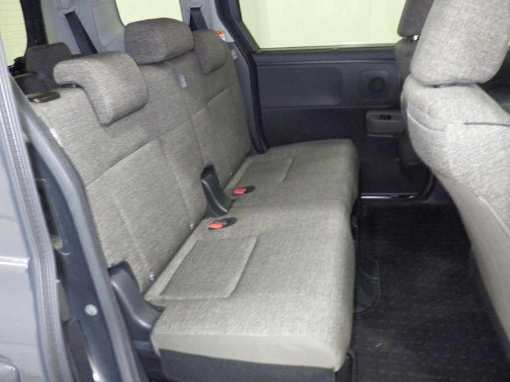 2023 Toyota Sienta ハイブリッドZ 7人 auction photo 7