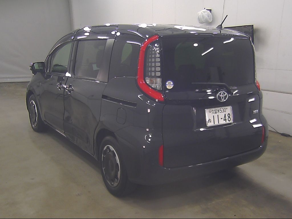 2023 Toyota Sienta ハイブリッドZ 7人 auction photo 5