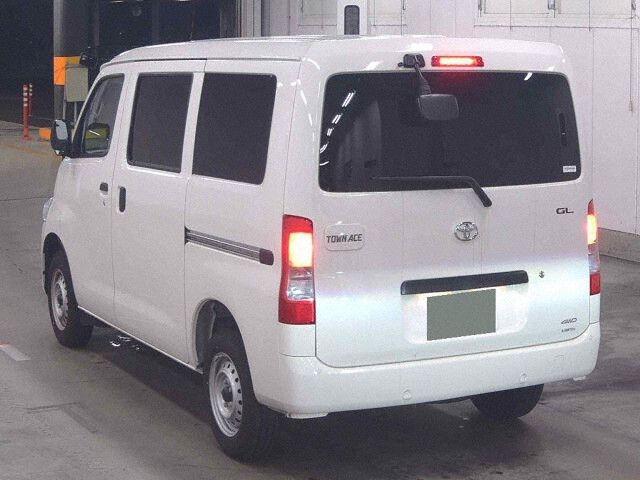 2025 Toyota TownAce Van GL 4WD auction photo 2