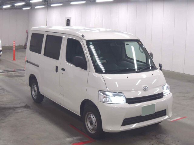 Japan Auction Vehicles 8 2025 Toyota TownAce Van GL 4WD auction photo