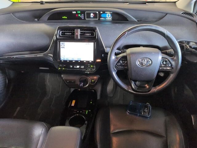 2019 Toyota Prius PHEV Aプレミアム auction photo 3