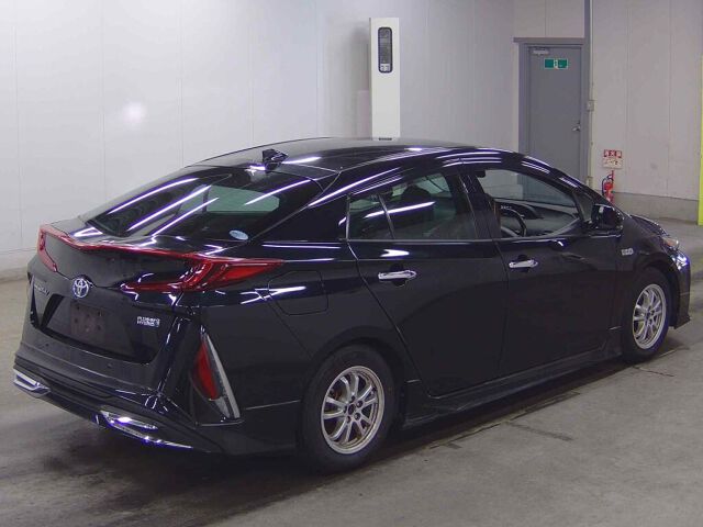 2019 Toyota Prius PHEV Aプレミアム auction photo 5