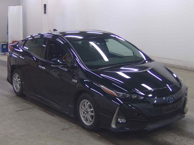 2019 Toyota Prius PHEV Aプレミアム Japan auction vehicle