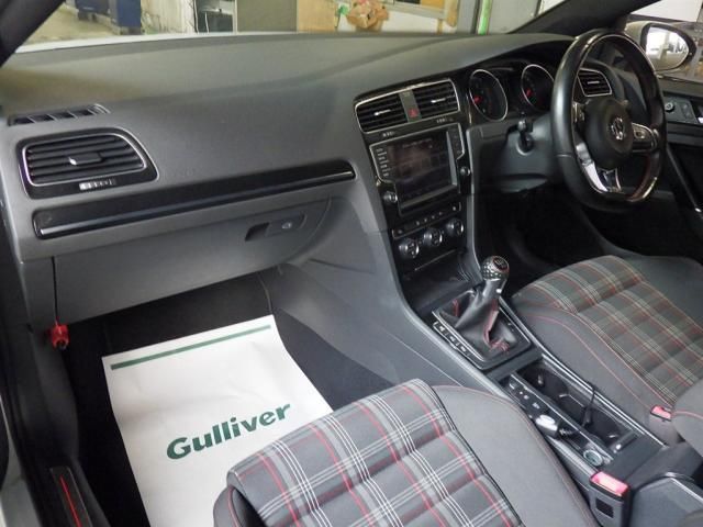 2015 Volkswagen VW ゴルフ 5D GTI auction photo 2