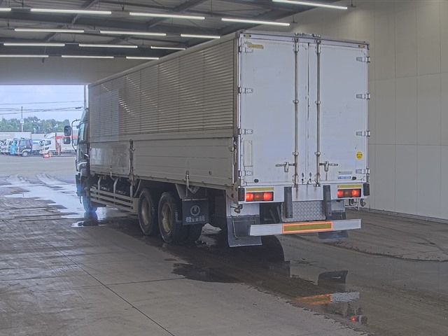 2010 Isuzu Giga アルミウイング auction photo 2