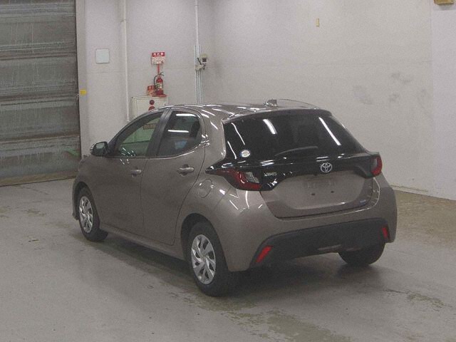2024 Toyota Yaris X auction photo 2
