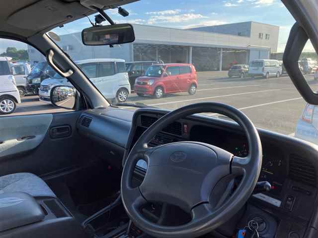 1997 Toyota Hiace キャンピングディーゼルターボ auction photo 3
