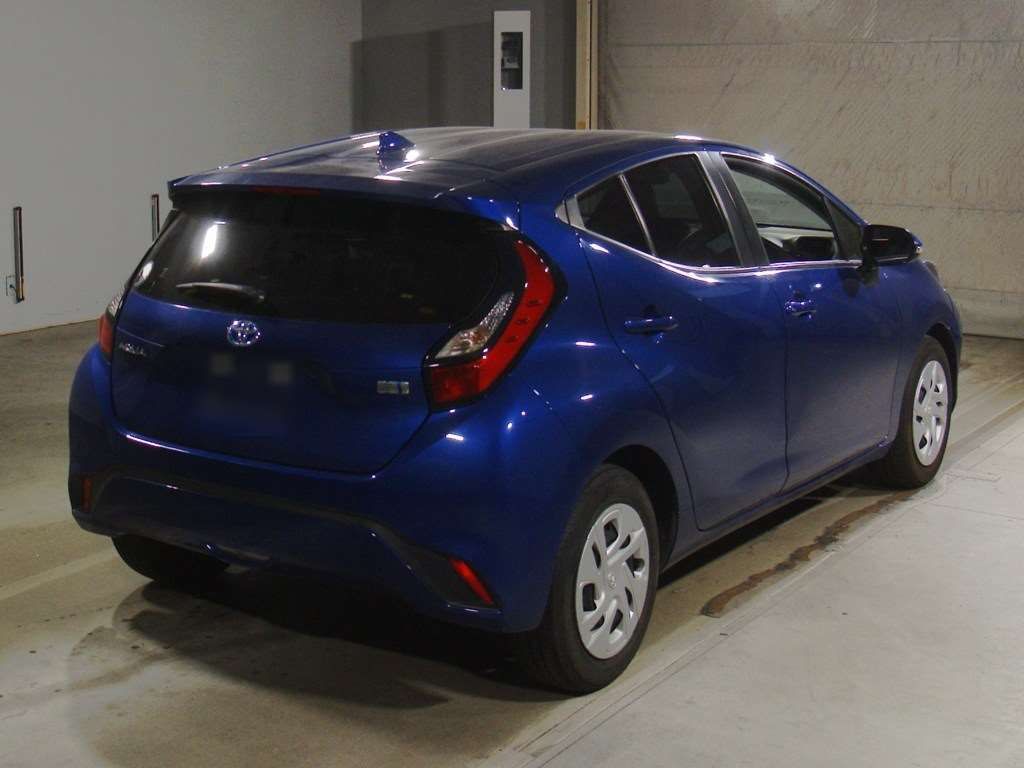 2022 Toyota Aqua X auction photo 2