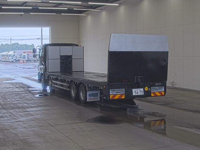 2012 Isuzu Giga Loader auction photo 2