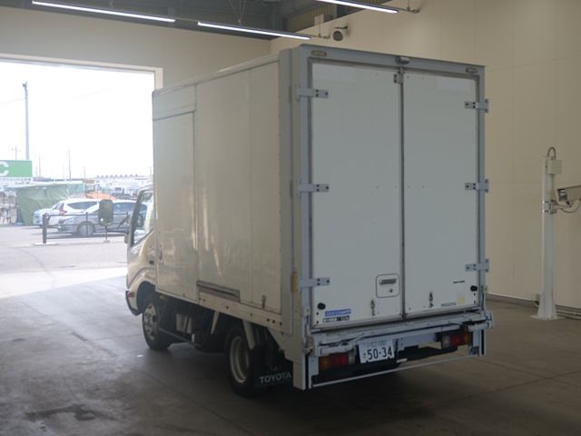 2015 Toyota Dyna アルミバン PG auction photo 2