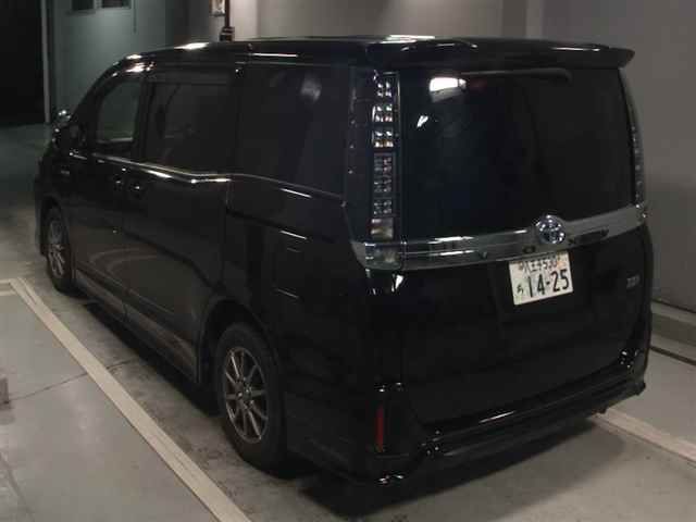 2017 Toyota Voxy ハイブリッドV auction photo 2