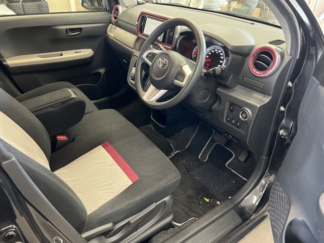 2017 Toyota Passo Moda S auction photo 4