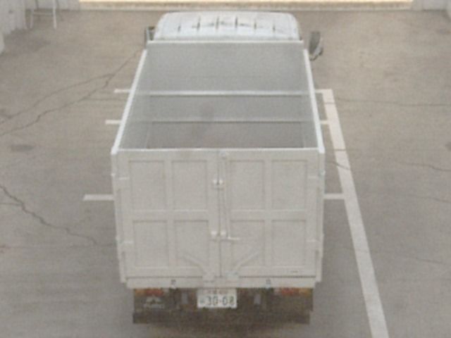 2019 Mitsubishi Fuso Canter dump auction photo 3