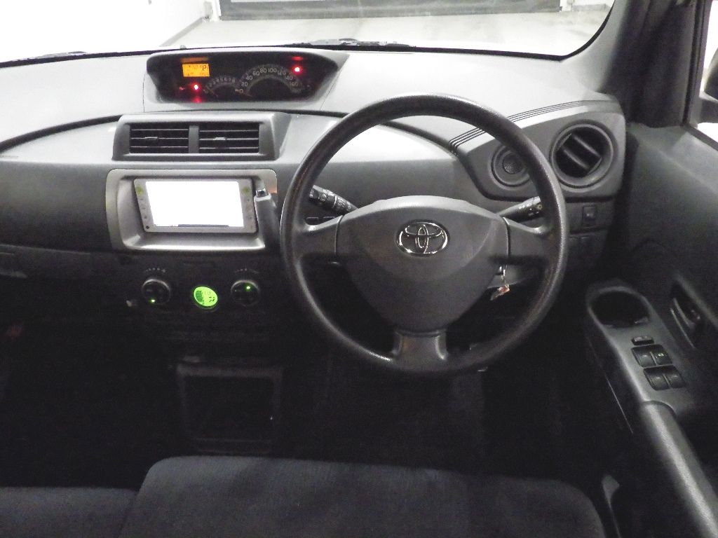 2012 Toyota bB Z auction photo 3