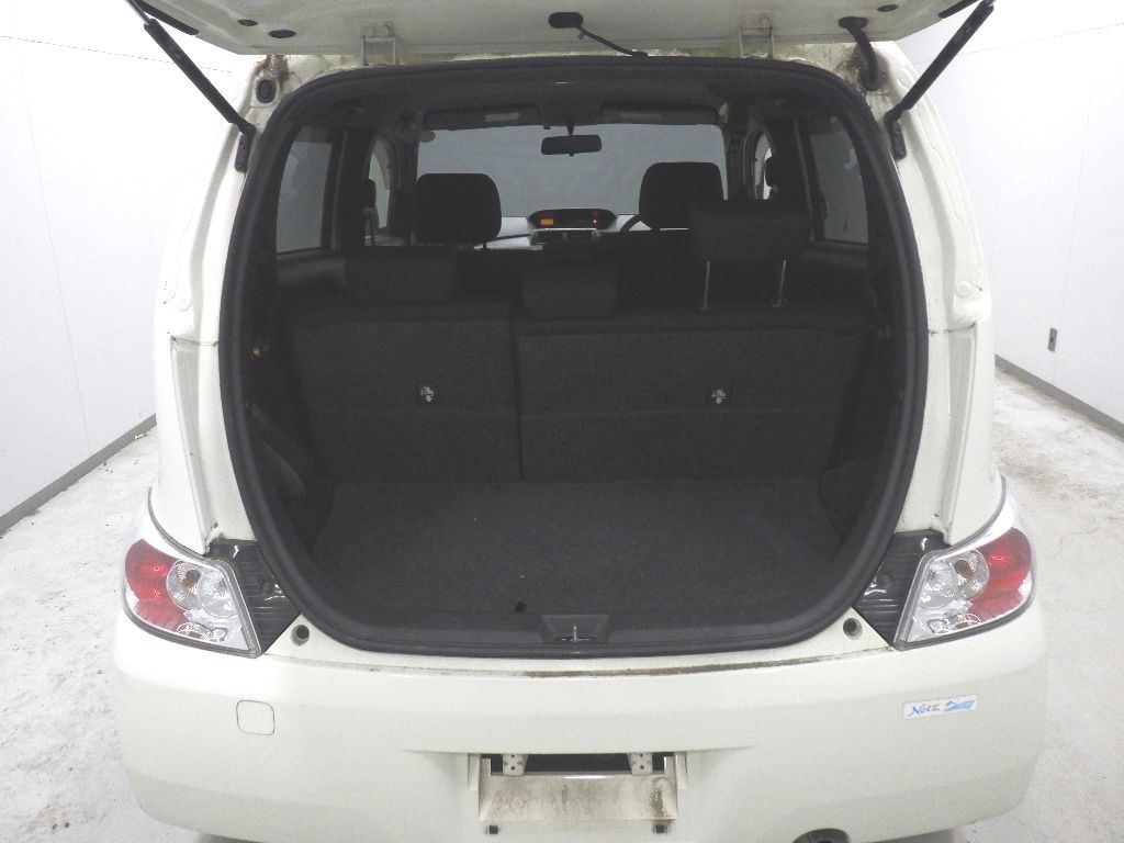 2012 Toyota bB Z auction photo 8