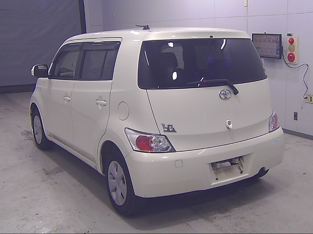 2012 Toyota bB Z auction photo 5