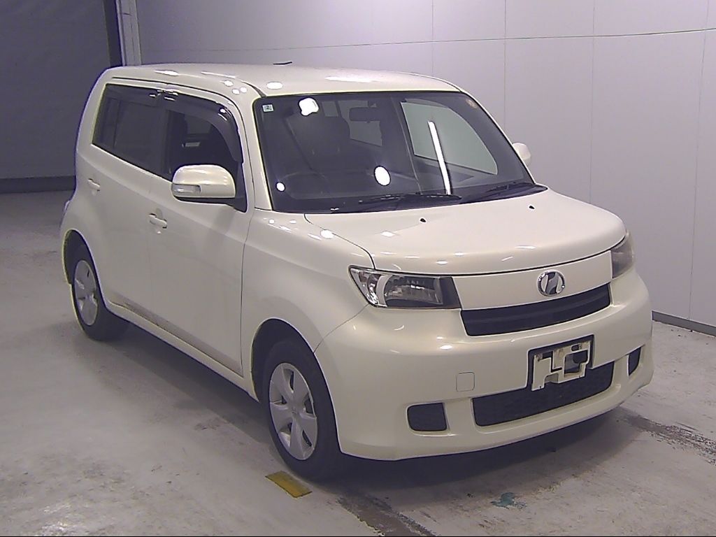 2012 Toyota bB Z Japan auction vehicle