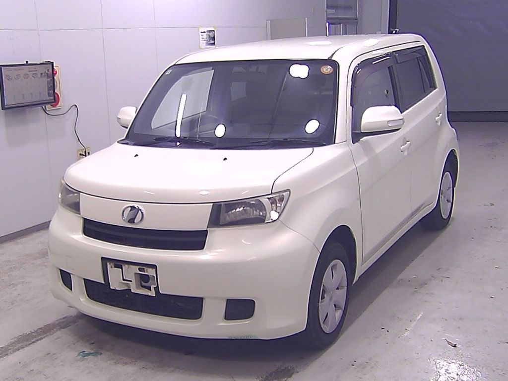 2012 Toyota bB Z auction photo 4