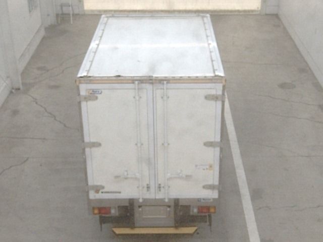2025 Isuzu Elf Refrigerated and frozen trucks auction photo 3