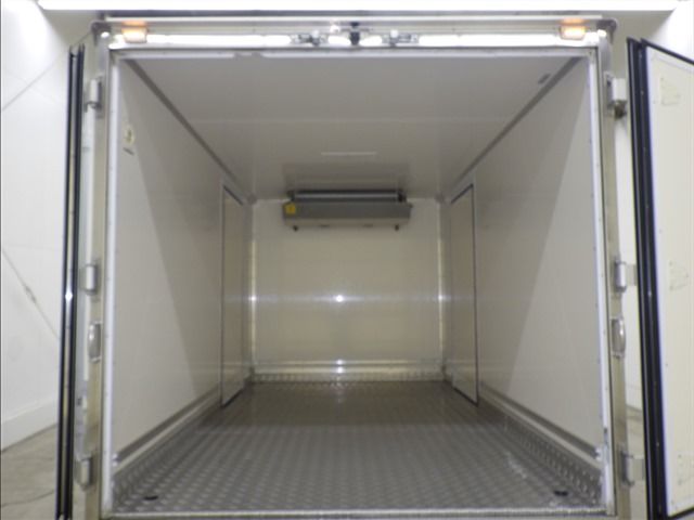 2025 Isuzu Elf Refrigerated and frozen trucks auction photo 4