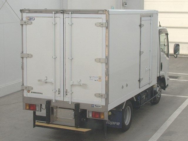 2025 Isuzu Elf Refrigerated and frozen trucks auction photo 2