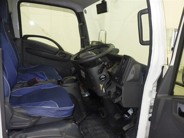 2025 Isuzu Elf Refrigerated and frozen trucks auction photo 6