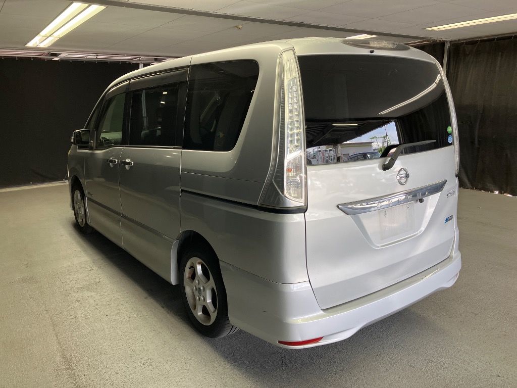 2013 Nissan Serena HWS S-HYBRID auction photo 2