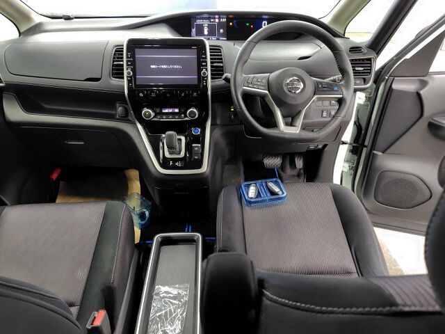 2018 Nissan Serena E-パワーハイウェイSV auction photo 3