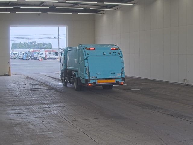 2011 Isuzu Forward ジンカイ auction photo 2